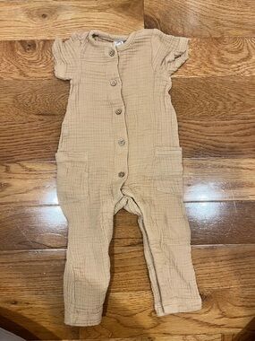 NWOT - colored organics Neutral Tan Gauze Baby Romper